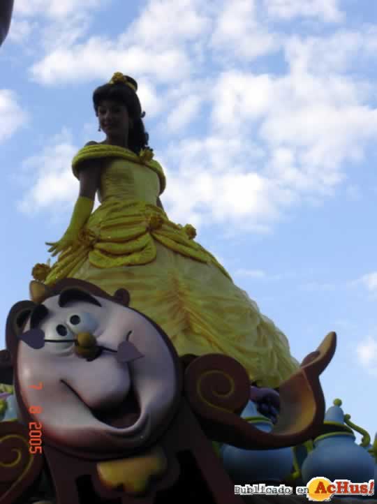 Imagen de Disneyland Paris  Cabalgata Tarde Bella